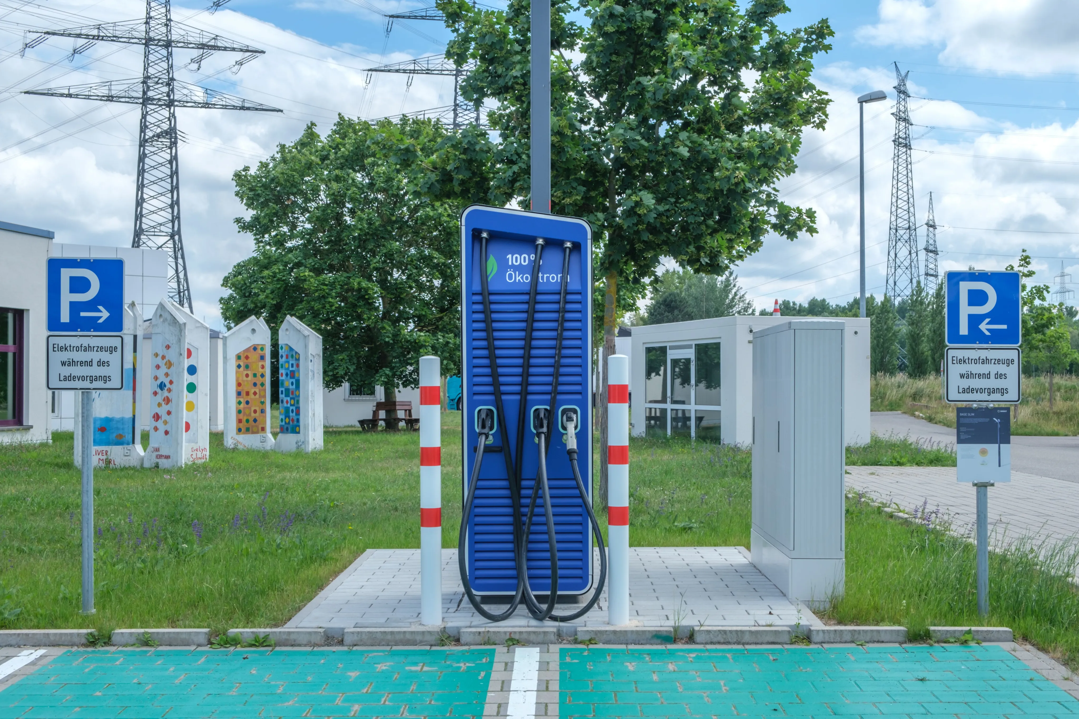 EV Charging Reliability Data Shows the Status Light Is Not the Ticket